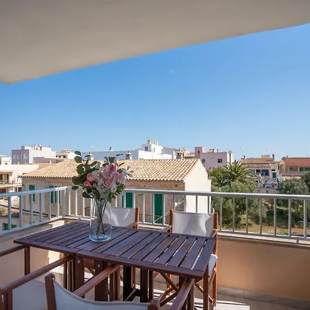 Edificio Colonia de Sant Jordi